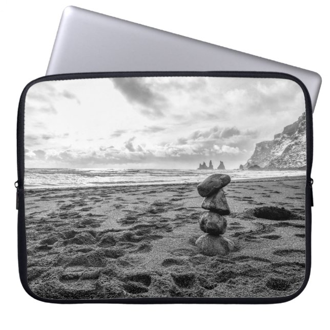 Housse Pour Ordinateur Portable Plage de Reynisfjara Cairn (Devant)