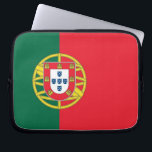 Housse Pour Ordinateur Portable Portable Portugal Drapeau<br><div class="desc">Ajoutez une touche de fierté portugaise à vos accessoires technologiques grâce à notre manche exclusive pour ordinateur portable avec le drapeau du Portugal ! Conçu avec une attention minutieuse aux détails, ce pochette pour ordinateur portable est plus qu’un simple coque protecteur, c’est une célébration du riche patrimoine culturel du Portugal....</div>