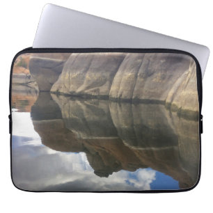 Housse Pour Ordinateur Portable Réflexion sur l'eau Photo Watson Lake Fuseaux rayé
