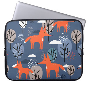 Housse Pour Ordinateur Portable Renards et arbres, fond dessiné à la main. Mer c