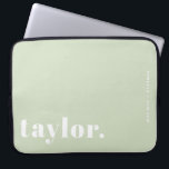 Housse Pour Ordinateur Portable Retro Typographie Mint Green Personnalisé<br><div class="desc">Faites ressortir votre ordinateur portable avec ce coque portable personnalisé doté d'une typographie rétro audacieuse. Personnalisez-le avec votre nom et une courte phrase pour créer un design qui est entièrement à vous. Choisissez parmi une gamme de couleurs pour convenir à votre style ou à votre espace de travail. Idéal pour...</div>