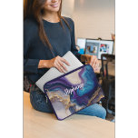 Housse Pour Ordinateur Portable Rose en marbre violet or personnalisé<br><div class="desc">Manche d'ordinateur portable Purple Marble Rose Gold Name. Personnalisez-le en ajoutant votre nom.</div>