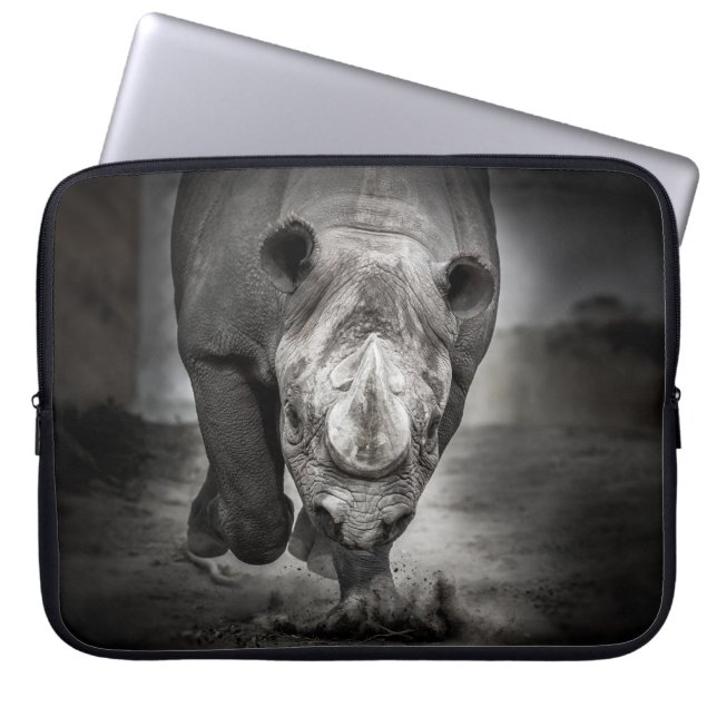 Housse Pour Ordinateur Portable Running Rhinoceros : Wild Animal Portrait. (Devant)