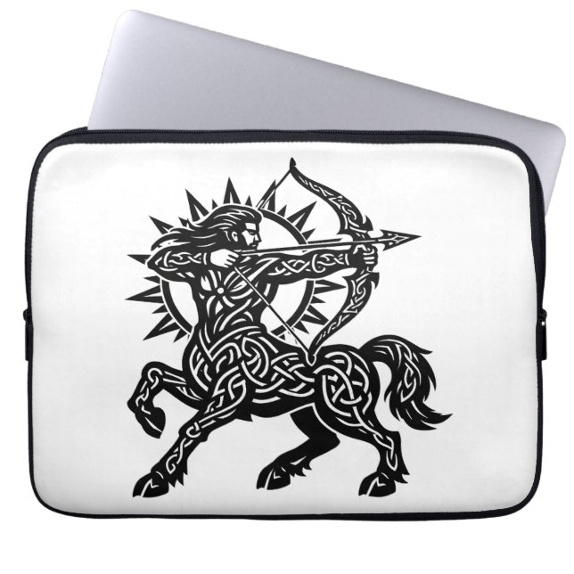 Housse Pour Ordinateur Portable Sagittaire — L'Archer par BurnsInHell (Devant)