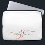Housse Pour Ordinateur Portable Script en terre cuite Monogramme Initiales minimal<br><div class="desc">Un script chic et moderne en terre cuite initialise le monogramme sur blanc,  avec un script dramatique initial avec des swashes et votre nom complet dans un type serif moderne.</div>