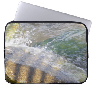 Housse Pour Ordinateur Portable Shimmering Water on Rocks Laptop Sleeve
