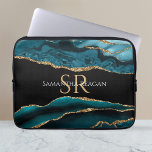 Housse Pour Ordinateur Portable Teal Black and Gold Agate, DIY Name & Monogram Vs2<br><div class="desc">Un design branché de Teal,  Black and Gold Agate. Personalize your name,  initials or message in gold and white text. Version 2.</div>