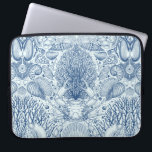 Housse Pour Ordinateur Portable Trésors de plage en bleu<br><div class="desc">Illustration vectorielle dessinée à la main des coquillages coraux,  crabes et algues</div>
