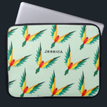 Housse Pour Ordinateur Portable Trrendy Tropical Bird Motif Blue Personnalisé<br><div class="desc">Des oiseaux tropicaux de style géométrique en motif répétitif sur manche d'ordinateur portable bleu avec option pour personnaliser.</div>