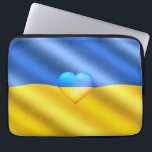Housse Pour Ordinateur Portable Ukraine - Soutien - Liberté Paix - drapeau ukraini<br><div class="desc">Ukraine - Soutien - Liberté Paix - drapeau ukrainien - Coeur Bleu Jaune - Ensemble Victoire de la Liberté ! Vous pouvez également transférer vers plus de 1000 produits Zazzle ! Redimensionner et déplacer ou supprimer et ajouter des éléments / du texte avec l'outil de personnalisation ! Je Suis Avec...</div>