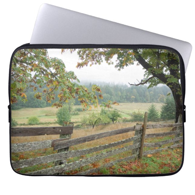Housse Pour Ordinateur Portable Vieille Clôture Dans Une Ferme (Devant)