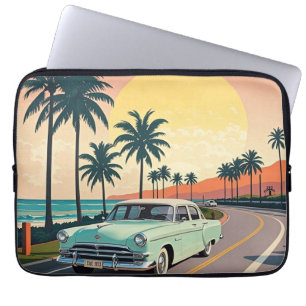 Housse Pour Ordinateur Portable Voiture vintage de style rétro sur une route côtiè