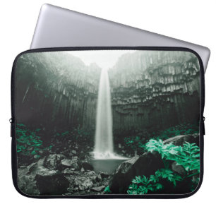 Housse Pour Ordinateur Portable Vue Extraordinaire sur la cascade de Svartifoss. i