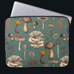 Housse Pour Ordinateur Portable Wild Mushrooms<br><div class="desc">Divers champignons sauvages dessinés à la main,  motif vectoriel</div>