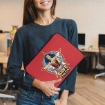 Housse Pour Ordinateur Portable WW84 | Save the Day Wonder Woman Retro Comic Art<br><div class="desc">Wonder Woman (1984) | Bande dessinée rétro de Wonder Woman,  mains sur les hanches,  dans un lasso doré bordé d'étoile.</div>