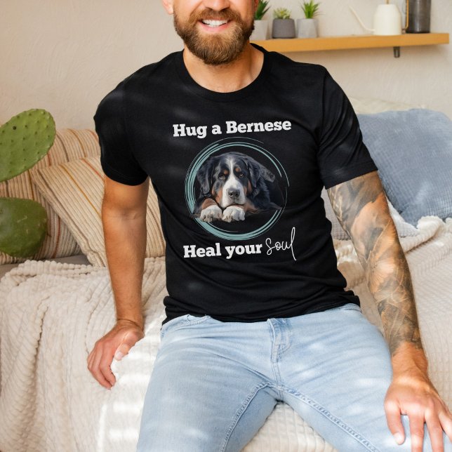 Hug a Bernese, Bernese Mountain Dog T-Shirt (Créateur téléchargé)