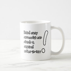 Humour drôle étonné de tasse de belle-mère