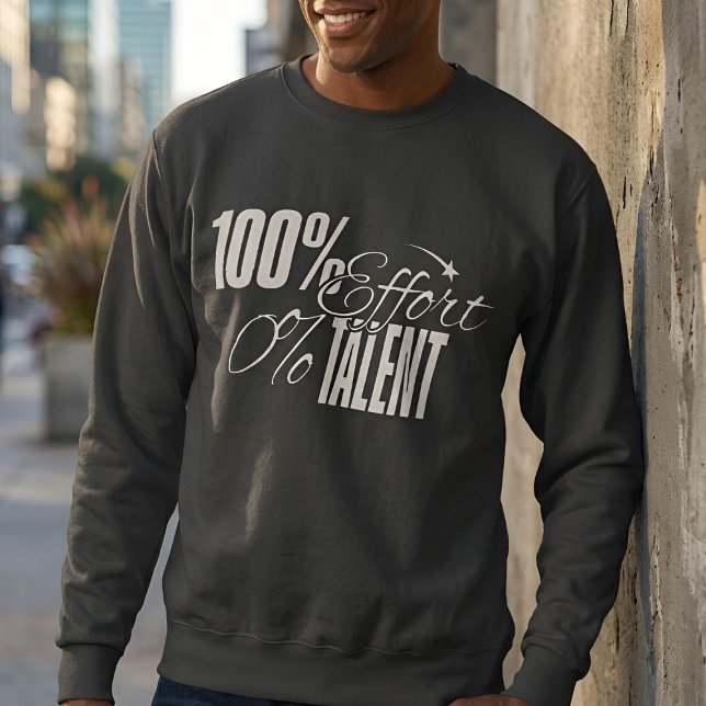 Humour Mesuré | Effort vs Talent Sweatshirt Sombre (Lifestyle Shot)