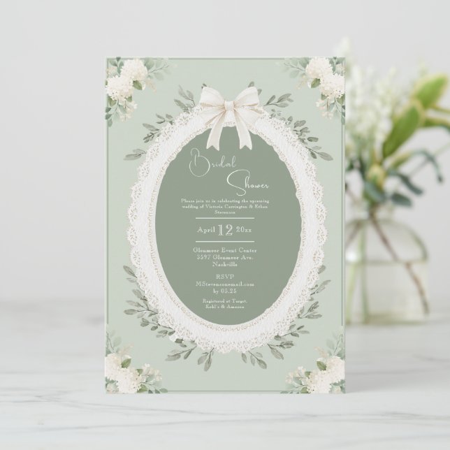 Hydrangeas et dentelle de sauge verte Invitation d (Debout devant)