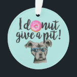 I le beignet donnent à un puits | le calembour<br><div class="desc">C'est une conception de calembour d'amusement qui indique que "je beignet donne un puits". Il y a une peinture d'aquarelle d'un beignet rose avec coloré arrose et un chien de pitbull dans la conception. Le pitbull est gris et a les lunettes de soleil bleues dessus.</div>