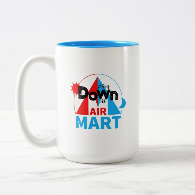 Il s'arrête à Air Mart - Mug Officiel (Gauche)