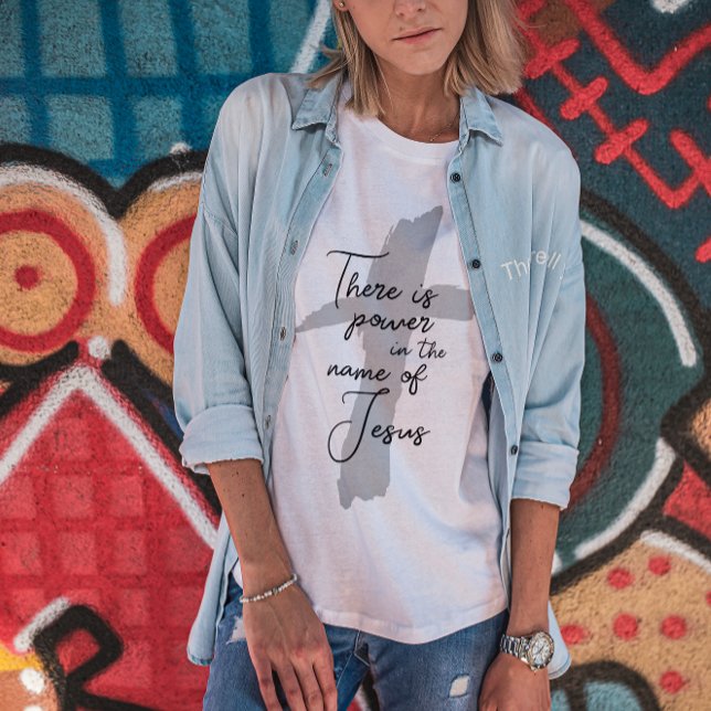 Il y a du pouvoir au nom du t-shirt Jésus (Créateur téléchargé)