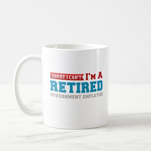 Im un cadeau retiré de tasse de café d'employé de (Gauche)