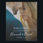 Imitation Canevas Accueil de la partie d'engagement photo moderne<br><div class="desc">Ce panneau d'accueil de soirée de fiançailles tout simplement chic présente votre photo préférée et votre texte blanc,  y compris vos prénoms dans un script fantaisiste animé. Vous pouvez modifier la police et le libellé en fonction de votre style.</div>