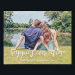 Imitation Canevas Heureux Jamais après deux photos<br><div class="desc">Montrez votre photo préférée avec cette photo d'impression moderne,  avec les mots heureux jamais après dans une belle superposition de texte. Un cadeau parfait pour un couple fiancé ou marié. Modèle photo via Pixabay sous licence CC0 et doit être remplacé par votre propre photo</div>