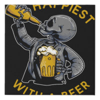 le plus heureux avec une bière avec squelette port