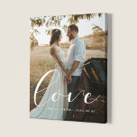 Imitation Canevas Love élégante calligraphie mariage photo<br><div class="desc">Montrez vos photos mariages préférées avec cette impression moderne,  avec le mot Amour dans une belle superposition de texte. Vous pouvez facilement modifier la couleur et la taille du texte pour l'adapter à votre image.</div>