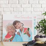 Imitation Canevas Photo Meilleure grand-mère dans l'univers Personna<br><div class="desc">Personnalisez ce joli cadeau photo en toile pour votre grand-mère (nana, nonna etc). Le modèle est configuré pour vous permettre d'ajouter votre propre photo et d'éditer l'exemple de texte si vous le souhaitez. Exemple de texte actuellement dit "Meilleure grand-mère dans l'univers". Le design a une jolie palette de couleurs féminines,...</div>