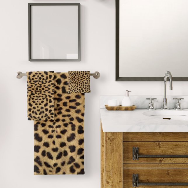 Impression Cheetah (Cheetah Print Bath Towel Set by Looly Elzayat)
