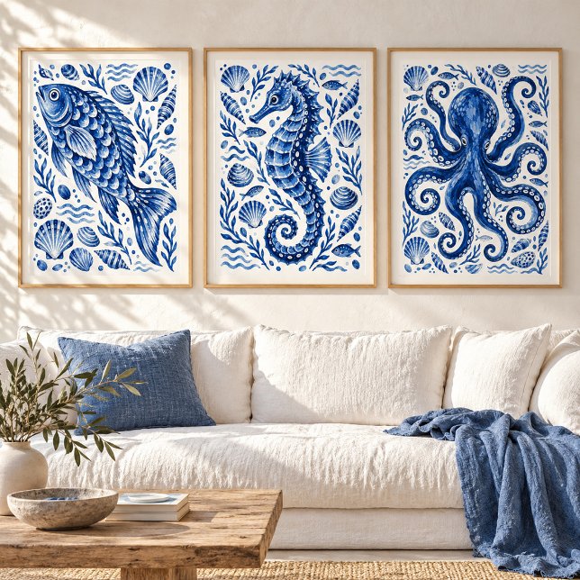 Impression d'art côtier Hippocampe Bleu Grec (Create a little Greek escape at home with three matching blue and white prints.)