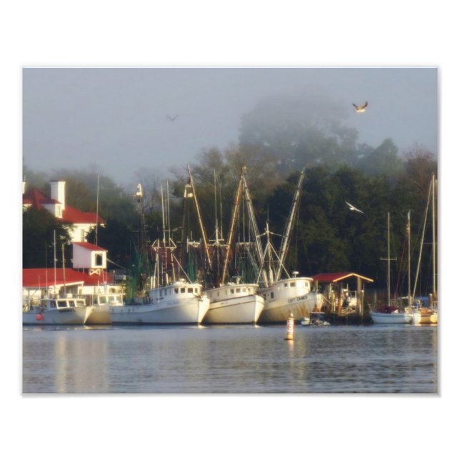 Impression Photo Bateaux de crevettes de port le matin (Devant)