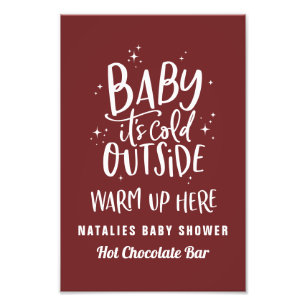 Impression Photo Bébé son froid à l'extérieur de chocolat chaud bar