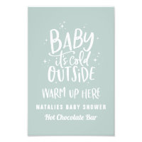 Bébé son froid à l'extérieur de chocolat chaud bar