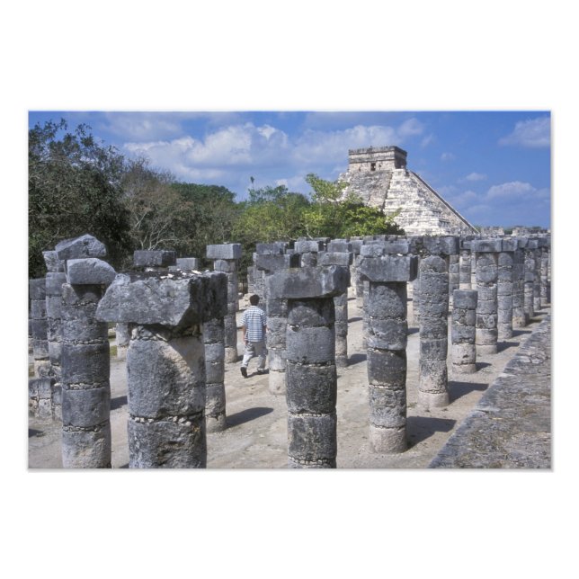 Impression Photo Colonnes de pierre anciennes à Chichen Itza. Centr (Devant)