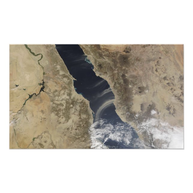 Impression Photo Des panaches de poussière explosent au large des c (Devant)