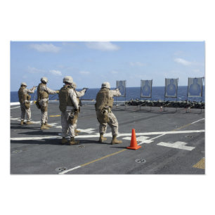 Impression Photo Des policiers militaires s'entraînent avec le Berr