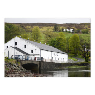 Impression Photo distillerie de whisky Talisker sur Skye, Écosse