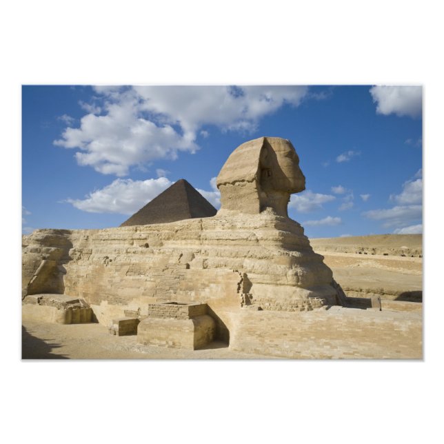 Impression Photo Égypte, Gizeh. Le grand Sphynx s'élève au-dessus d (Devant)