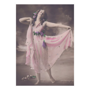 Impression Photo Élégance vintage en Robe Florale Rose