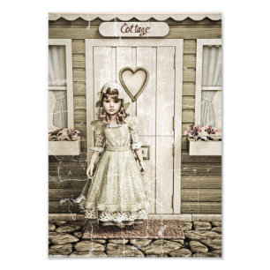 Impression Photo Fille vintage debout près d'une maisonnette rétro