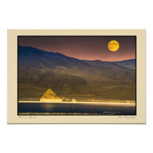 Impression Photo Hausse de Pleine lune au-dessus de pyramide