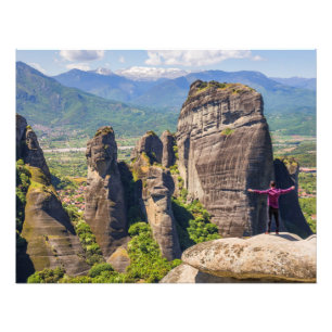 Impression Photo Homme debout sur le sommet de la montagne