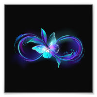 Infinité brillante avec papillon magique