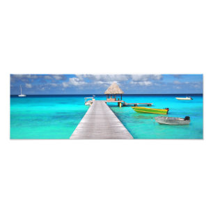 Impression Photo Jetty avec des bateaux dans un lagon tropical
