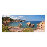 La côte rocheuse rouge de Sardaigne