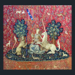 Impression Photo La Dame et la licorne, Vue<br><div class="desc">La Dame et la licorne, Vue (La Dame a la licorne, La vue) Tapisserie médiévale (vers 1500). Cette tapisserie fait partie d'une série de six. Chaque tapisserie présente une dame médiévale dans différentes poses. Chaque scène représente l'un des cinq sens, ainsi qu'une sixième scène intitulée Mon Seul Desir (mon seul...</div>